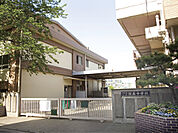 世田谷区立弦巻中学校（129m）