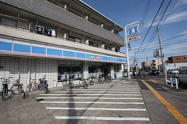 画像25:ローソン JR八田駅前店 76m