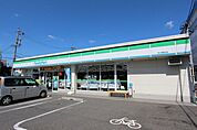 ファミリーマート中川野田店 366m