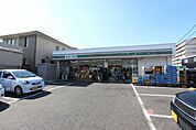 ローソンストア100中川中郷店 163m