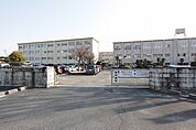 愛知県立中川商業高校 1129m