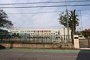 名古屋市立昭和橋小学校 593m