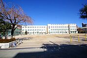豊臣小学校 774m