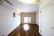 102号室の内装写真参照