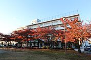 医療法人親和会富田病院 681m