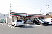 セブンイレブン名古屋一色新町店 459m