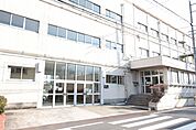 名古屋市立戸田小学校 111m
