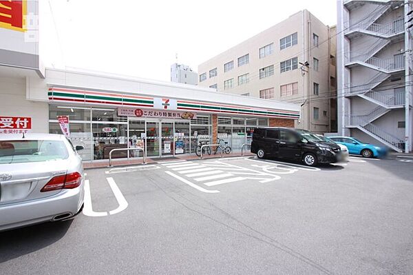 画像27:セブンイレブン名古屋代官町店 176m