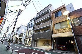 ラ・コール栄5  ｜ 愛知県名古屋市中区栄5丁目24-2（賃貸マンション1K・3階・23.80㎡） その1