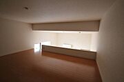 201号室の内装写真参照