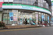 ファミリーマート東大曽根町店 69m
