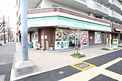 ファミリーマートみのてつ彩紅橋店 441m