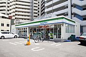 ファミリーマート千早店 163m