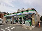 ファミリーマート中川松葉町店 100m