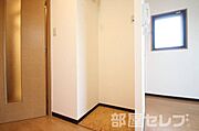 小窓は付きません