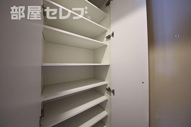 収納