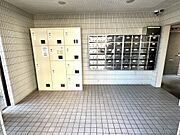 不在時も安心の宅配ボックス付き！エントランスホール
