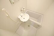 お風呂とトイレは別で、ゆっくり入浴できますよ♪