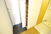 玄関にはシューズBOXが付いています☆