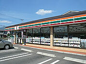セブン-イレブン 河口湖船津登山道店（581m）