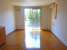 TWIN OAKS 2LDKのリビング/ダイニング