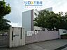 周辺：伊丹市立神津小学校 673m