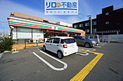 セブンイレブン阪急新伊丹駅前店 264m