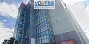 ラウンドワン伊丹店 172m