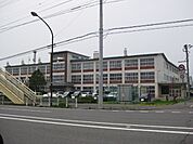 小学校「滝川市立滝川第一小学校まで912m」