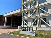 図書館「砂川市図書館まで2572m」