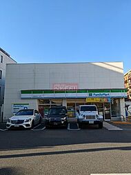 ファミリーマート中野弥生町一丁目店 徒歩4分。 310m