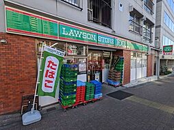 ローソンストア100渋谷本町三丁目店 徒歩6分。 440m