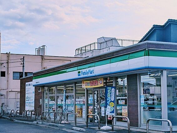 ファミリーマー...