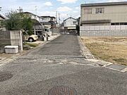 北側道路の幅員は約5mです