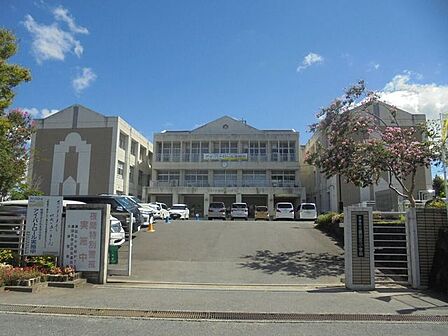 瀬田北小学校 1900m