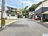 外観：前面道路含む現地写真