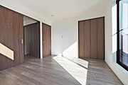 【洋室／7.0帖】●2面採光で明るい洋室
