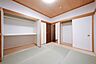 室内：1階和室　収納は2つございます。