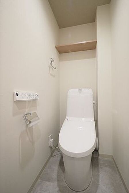 シャワートイレ　新規交換済み