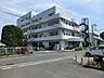周辺：医療法人社団草芳会三芳野病院 徒歩26分。 2010m