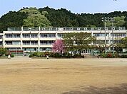 五日市中学校まで（244m）