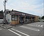 周辺：セブンイブン羽村羽加美1丁目店　徒歩7分・24時間営業で食品もすぐ手に入り、ATMや宅配便も利用可能