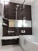 (浴室イメージ)一日の疲れを癒すバスルームはお湯が冷めにくい浴槽を採用。光熱費の節約にも貢献。※ 