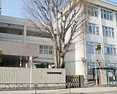 羽村第二中学校　徒歩25分・伝統と文化を持った学校で、部活動なども盛んな学校です。