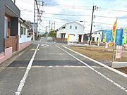 便利で穏やかな暮らしを満喫できる好立地に、全6区画の統一された美しい街並み。