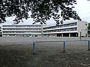 青梅市立藤橋小学校まで（320m）