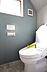 トイレ：忙しい朝の時間帯に嬉しい1F・2Fトイレ設置。フチレス形状でお掃除ラクラクです。