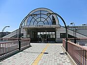 小作駅　徒歩18分・生活関連施設が身近に揃っている安心感も魅力のひとつです。