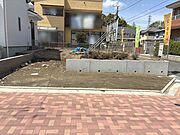 一戸建てが多く、静かで落ち着いた雰囲気を満喫できるエリアです。