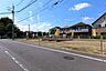 その他：前面道路は交通量が少なく車の出し入れもラクラクです。